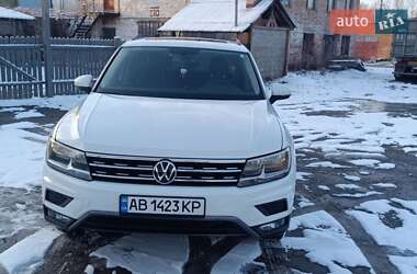 Внедорожник / Кроссовер Volkswagen Tiguan 2017 в Гнивани