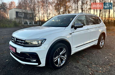 Внедорожник / Кроссовер Volkswagen Tiguan 2019 в Черновцах