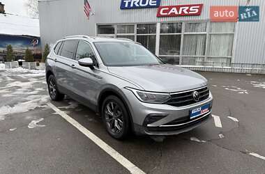 Позашляховик / Кросовер Volkswagen Tiguan 2022 в Києві