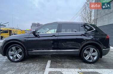 Внедорожник / Кроссовер Volkswagen Tiguan 2019 в Крюковщине