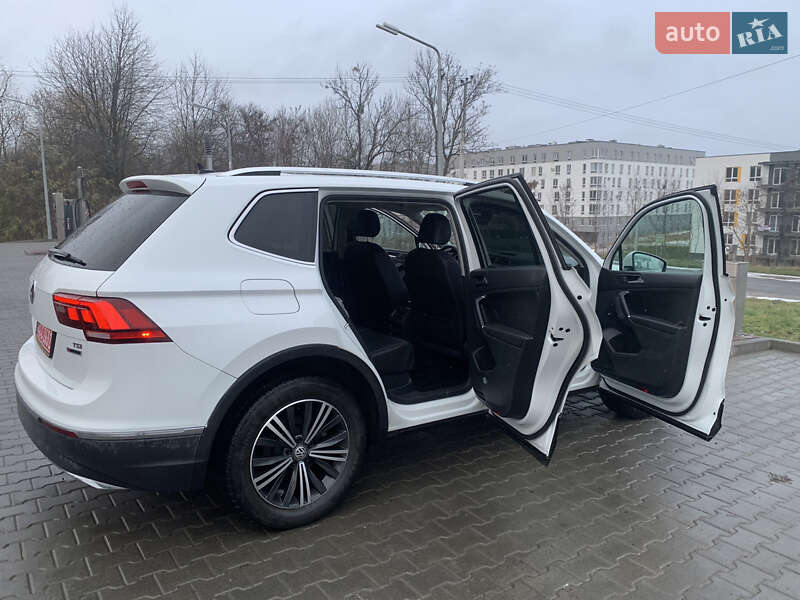 Внедорожник / Кроссовер Volkswagen Tiguan 2017 в Львове