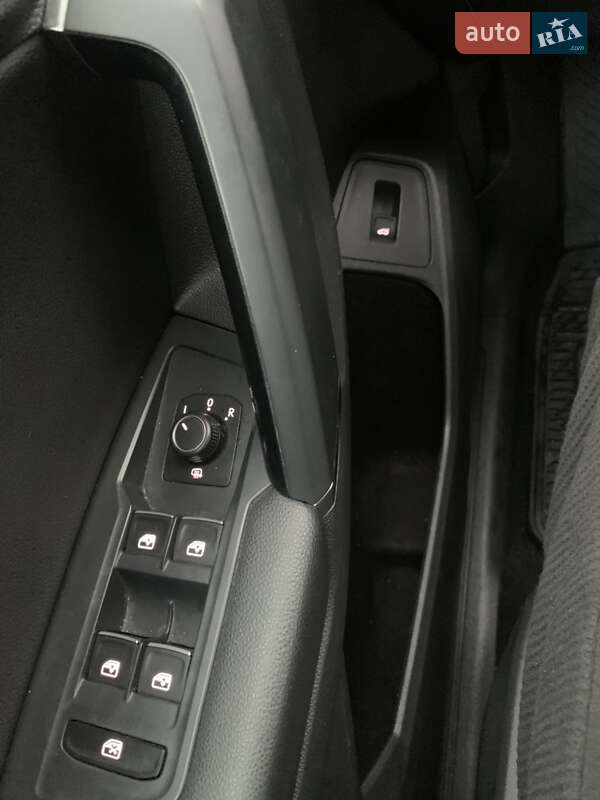 Внедорожник / Кроссовер Volkswagen Tiguan 2017 в Львове