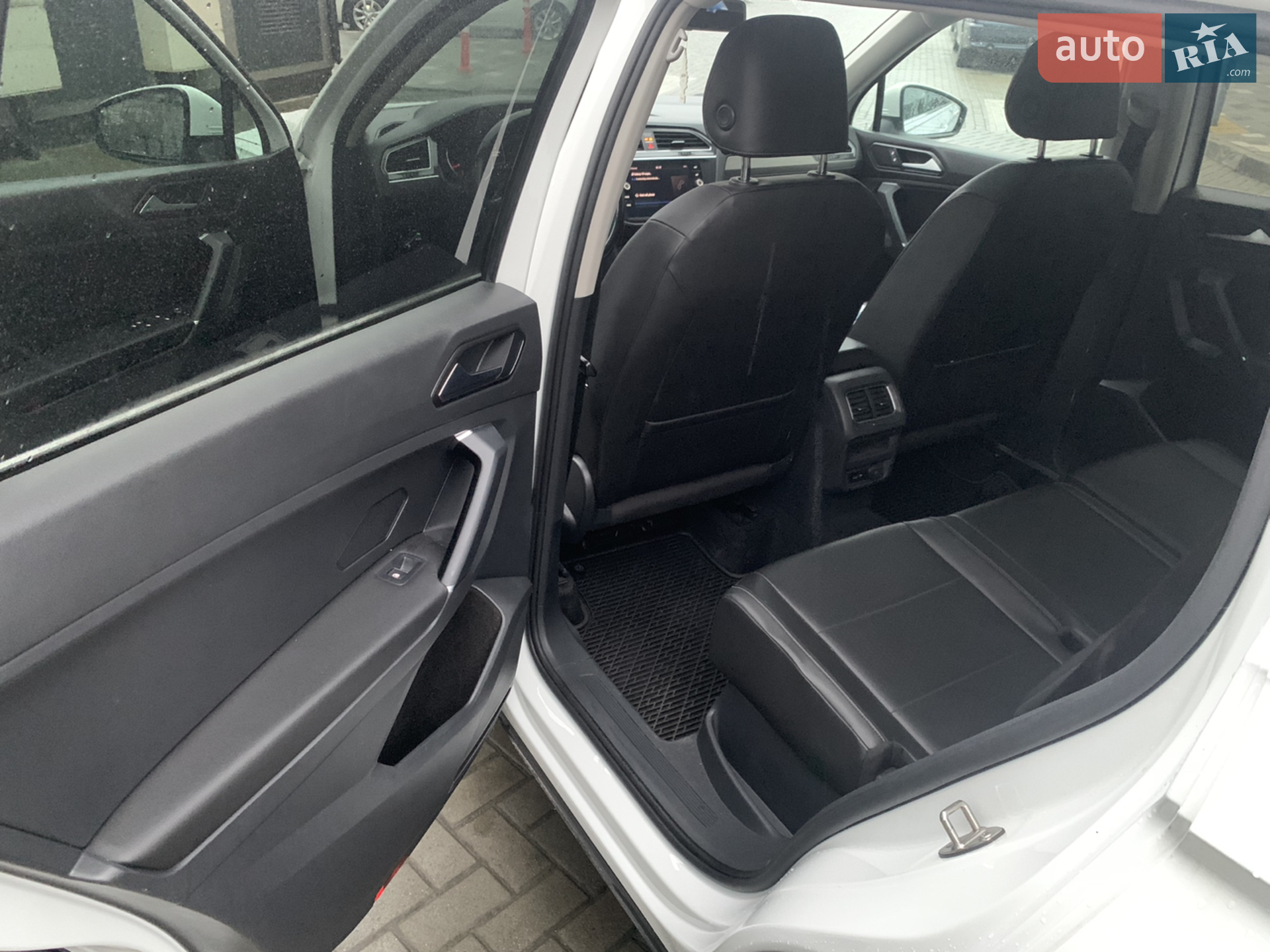 2017 Volkswagen Tiguan - мініатюра 21
