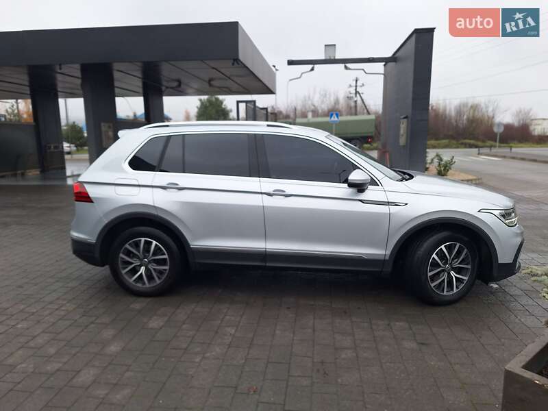 Внедорожник / Кроссовер Volkswagen Tiguan 2022 в Ужгороде