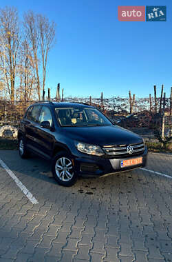 Внедорожник / Кроссовер Volkswagen Tiguan 2016 в 