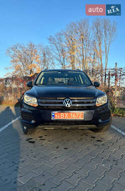 Внедорожник / Кроссовер Volkswagen Tiguan 2016 в 