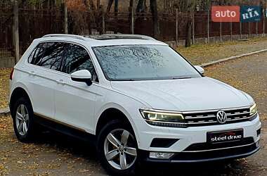 Позашляховик / Кросовер Volkswagen Tiguan 2017 в Миколаєві