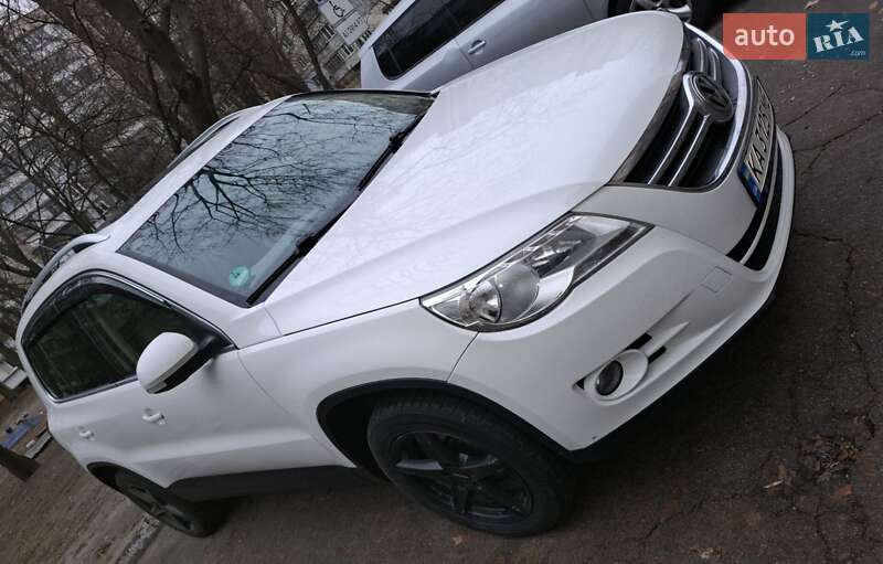 Внедорожник / Кроссовер Volkswagen Tiguan 2009 в Броварах