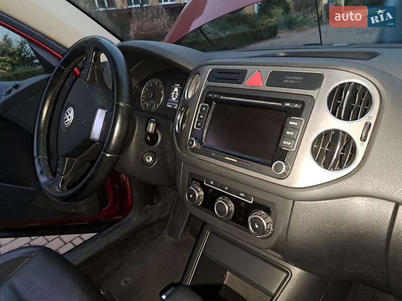 Внедорожник / Кроссовер Volkswagen Tiguan 2010 в Луцке