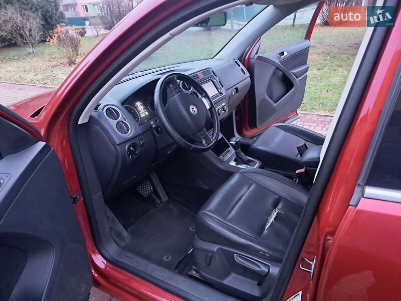 Внедорожник / Кроссовер Volkswagen Tiguan 2010 в Луцке