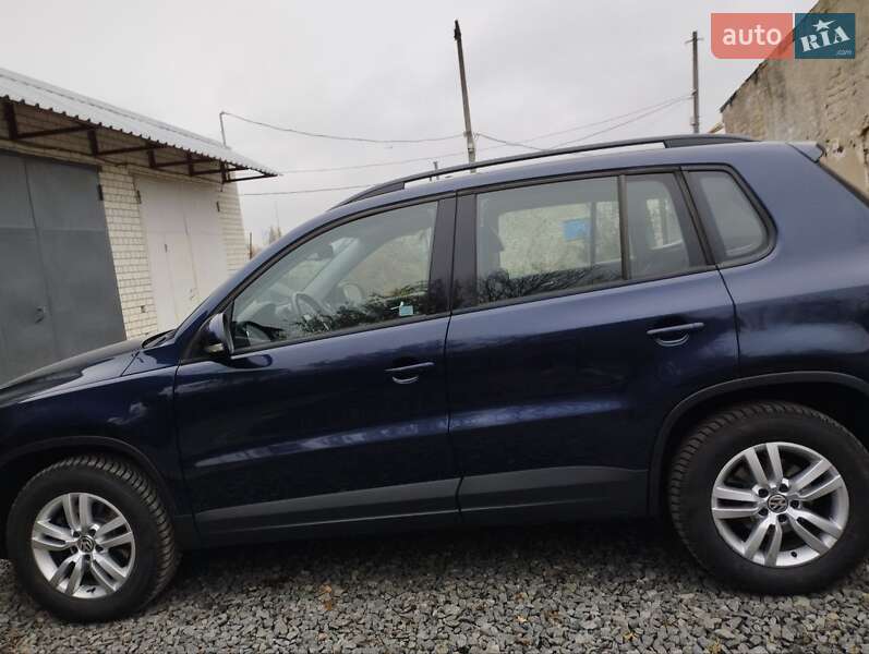 Позашляховик / Кросовер Volkswagen Tiguan 2016 в Чернігові