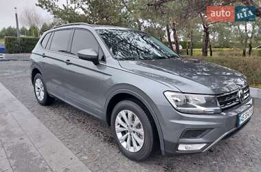 Внедорожник / Кроссовер Volkswagen Tiguan 2019 в 