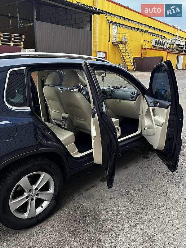 Внедорожник / Кроссовер Volkswagen Tiguan 2014 в Житомире