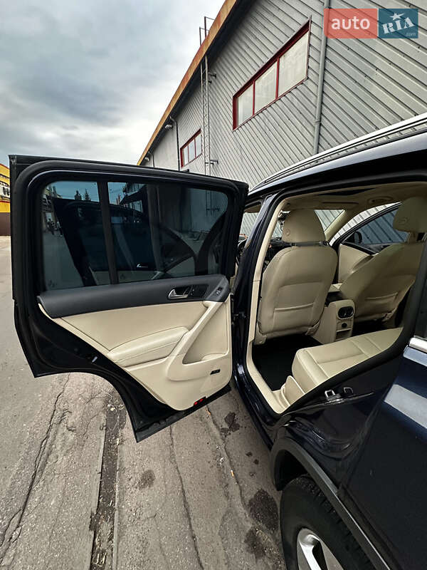 Внедорожник / Кроссовер Volkswagen Tiguan 2014 в Житомире