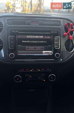 Позашляховик / Кросовер Volkswagen Tiguan 2012 в 