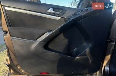 Позашляховик / Кросовер Volkswagen Tiguan 2012 в 