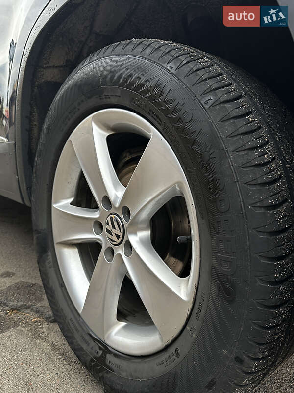 Внедорожник / Кроссовер Volkswagen Tiguan 2014 в Житомире
