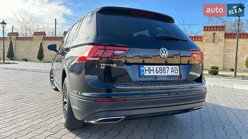 Внедорожник / Кроссовер Volkswagen Tiguan 2019 в Измаиле