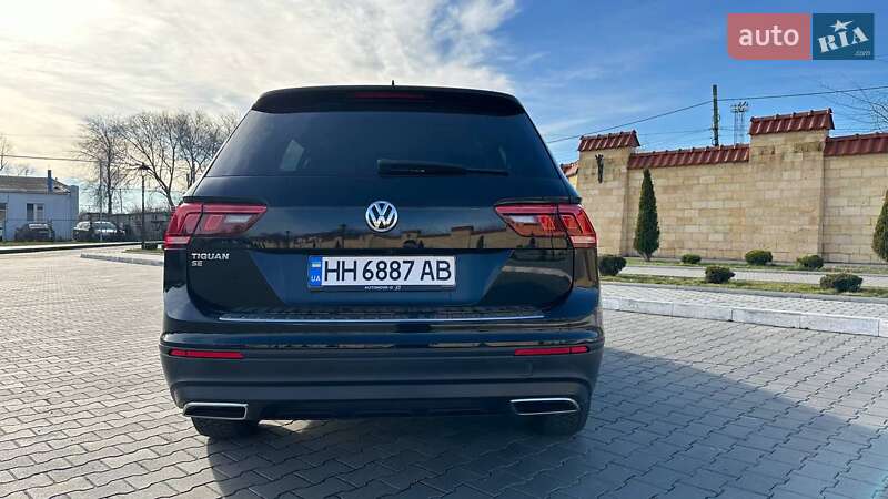 Внедорожник / Кроссовер Volkswagen Tiguan 2019 в Измаиле