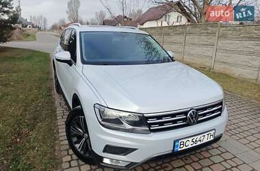 Внедорожник / Кроссовер Volkswagen Tiguan 2017 в Львове