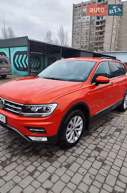 Позашляховик / Кросовер Volkswagen Tiguan 2017 в Запоріжжі