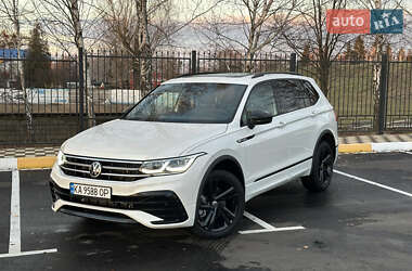 Позашляховик / Кросовер Volkswagen Tiguan 2023 в Києві