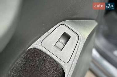 Внедорожник / Кроссовер Volkswagen Tiguan 2019 в 