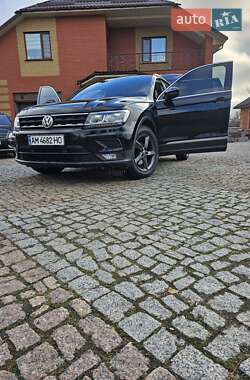 Внедорожник / Кроссовер Volkswagen Tiguan 2018 в Казатине