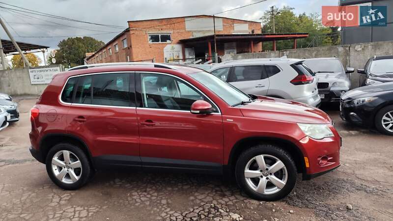 Позашляховик / Кросовер Volkswagen Tiguan 2010 в Чернігові