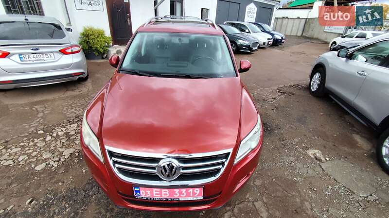 Позашляховик / Кросовер Volkswagen Tiguan 2010 в Чернігові