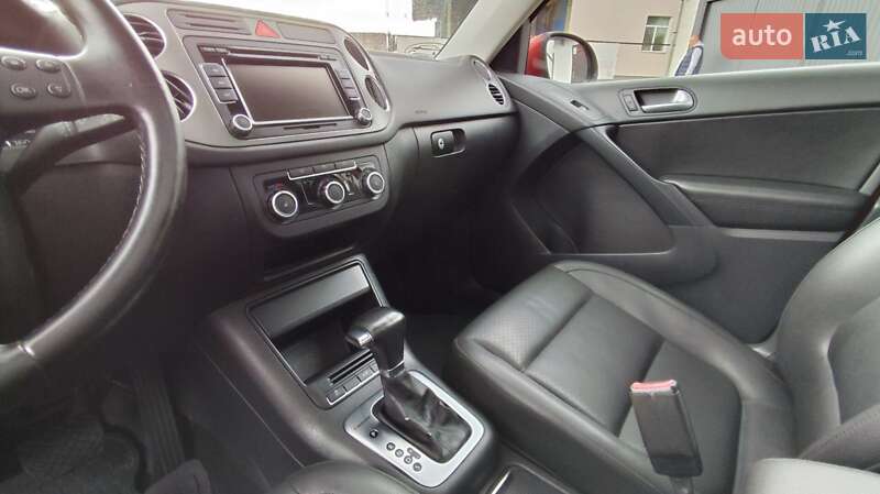 Позашляховик / Кросовер Volkswagen Tiguan 2010 в Чернігові