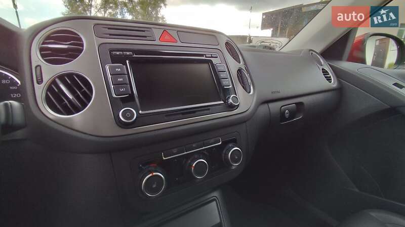 Позашляховик / Кросовер Volkswagen Tiguan 2010 в Чернігові
