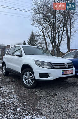 Позашляховик / Кросовер Volkswagen Tiguan 2016 в Львові