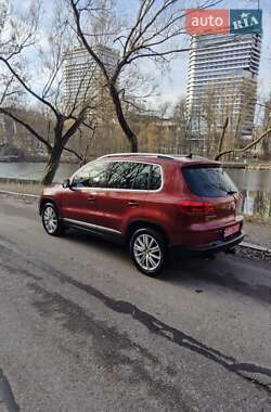 Позашляховик / Кросовер Volkswagen Tiguan 2016 в Києві