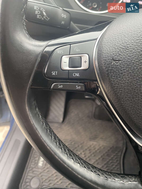 Внедорожник / Кроссовер Volkswagen Tiguan 2018 в Львове