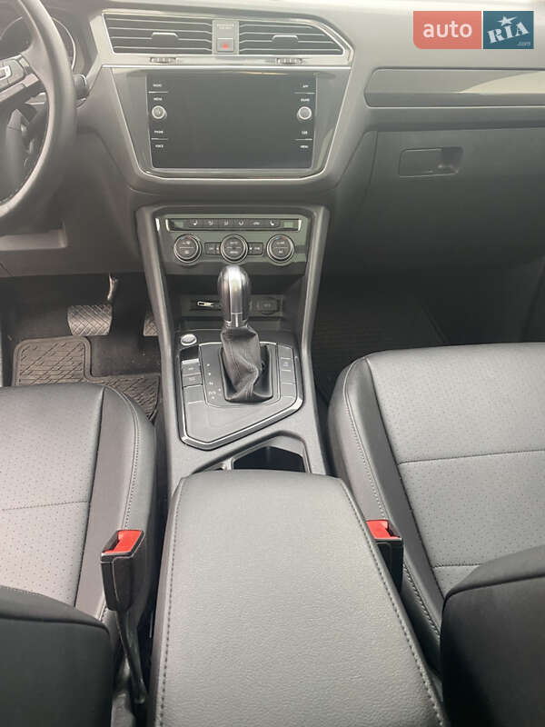 Внедорожник / Кроссовер Volkswagen Tiguan 2018 в Львове