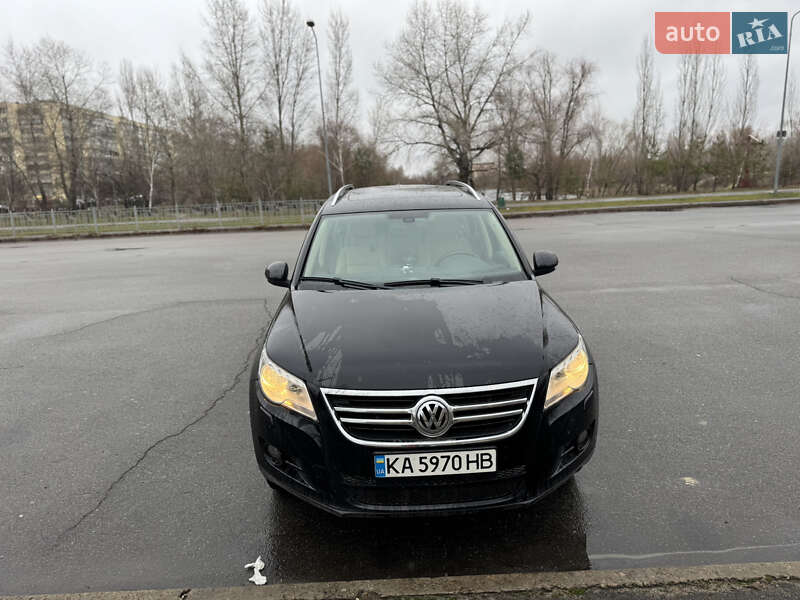 Внедорожник / Кроссовер Volkswagen Tiguan 2008 в 
