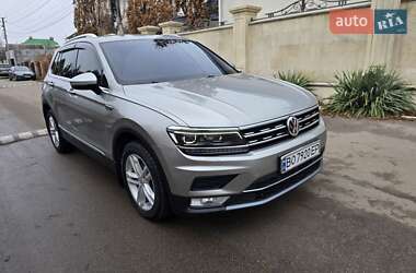 Внедорожник / Кроссовер Volkswagen Tiguan 2016 в Киеве