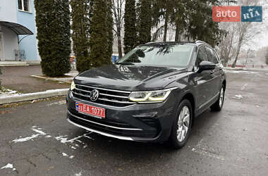 Позашляховик / Кросовер Volkswagen Tiguan 2021 в Рівному