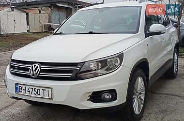 Позашляховик / Кросовер Volkswagen Tiguan 2015 в Одесі