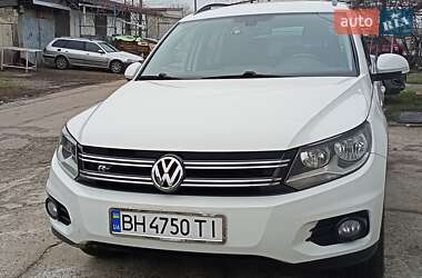 Позашляховик / Кросовер Volkswagen Tiguan 2015 в Одесі