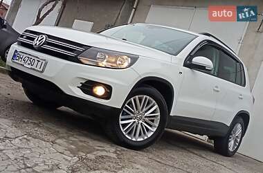 Позашляховик / Кросовер Volkswagen Tiguan 2015 в Одесі