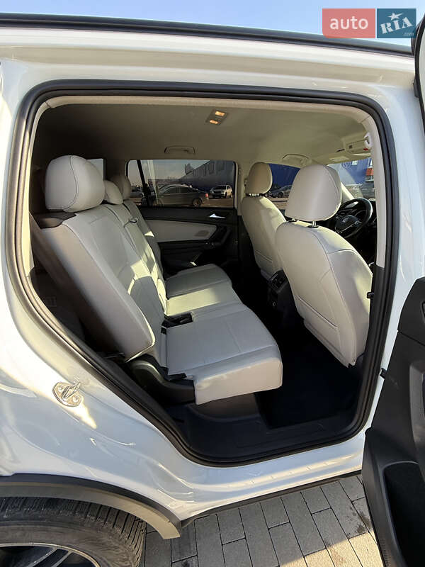 Внедорожник / Кроссовер Volkswagen Tiguan 2018 в Виннице фото 20 Внедорожник / Кроссовер Volkswagen Tiguan 2018 в Виннице