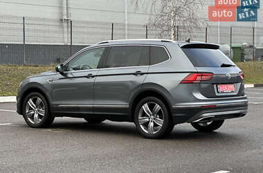 Позашляховик / Кросовер Volkswagen Tiguan 2018 в 