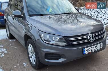 Позашляховик / Кросовер Volkswagen Tiguan 2016 в Рівному