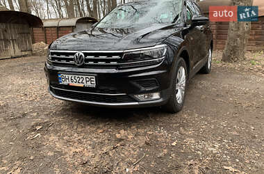 Позашляховик / Кросовер Volkswagen Tiguan 2016 в Ананьїві