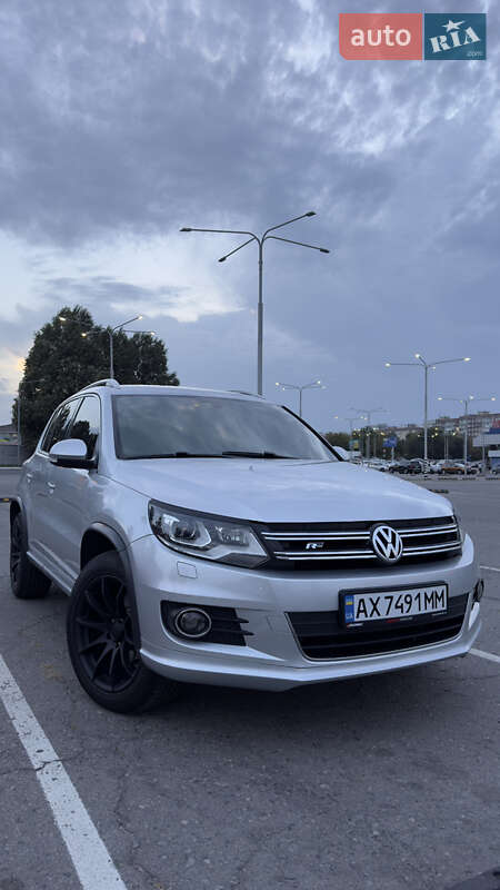 Позашляховик / Кросовер Volkswagen Tiguan 2013 в Харкові