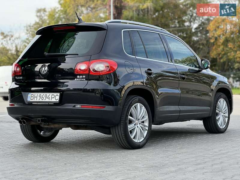 Позашляховик / Кросовер Volkswagen Tiguan 2010 в Одесі