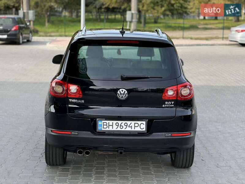 Позашляховик / Кросовер Volkswagen Tiguan 2010 в Одесі