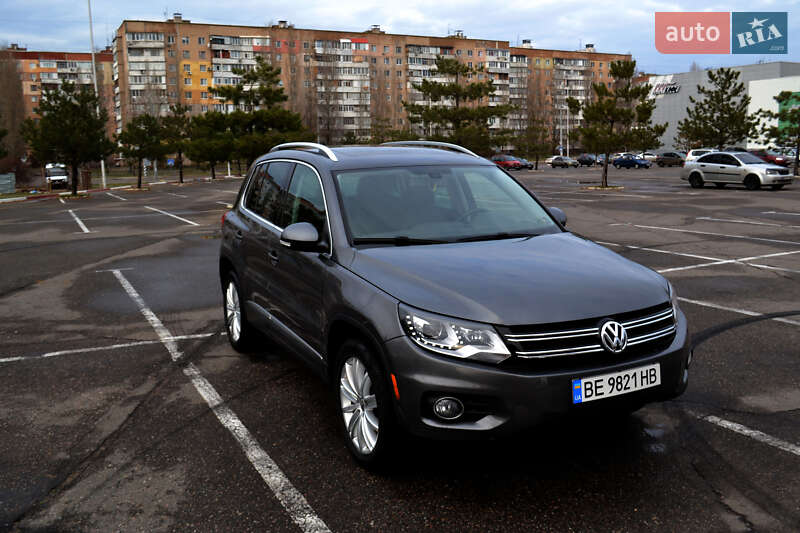 Позашляховик / Кросовер Volkswagen Tiguan 2015 в 